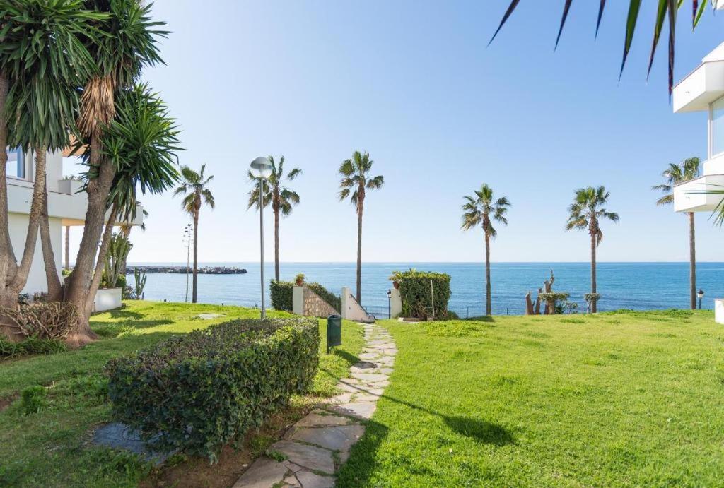 Apartment In Front Of Sea & Center *