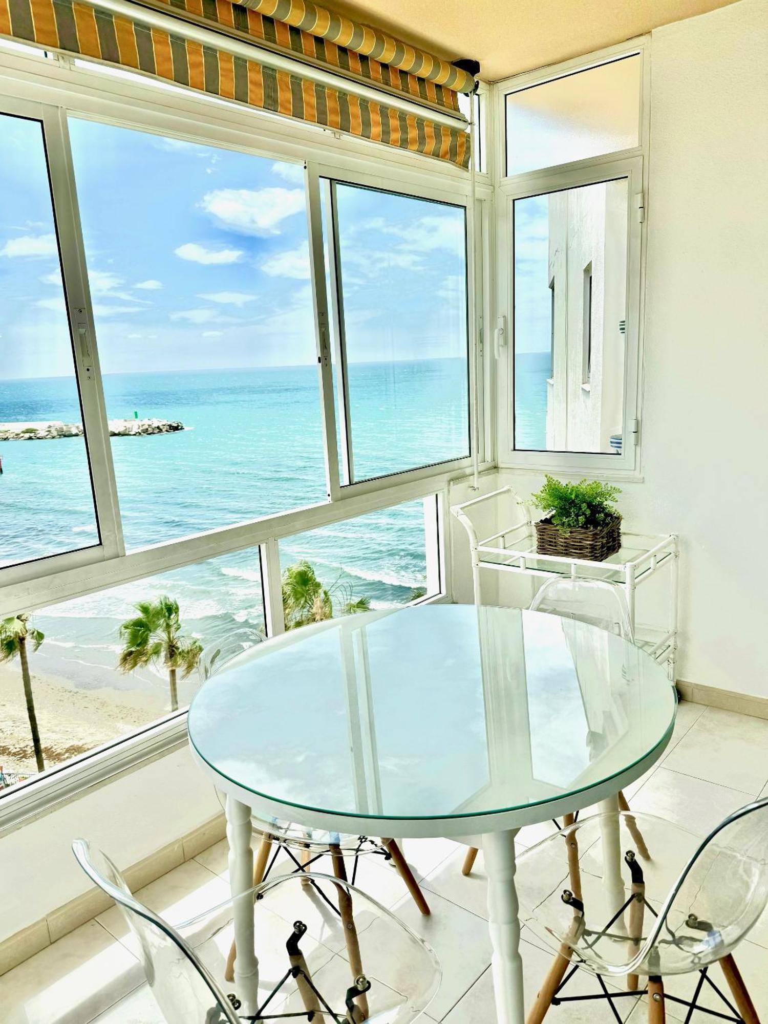 Appartement In Front Of Sea & Center *